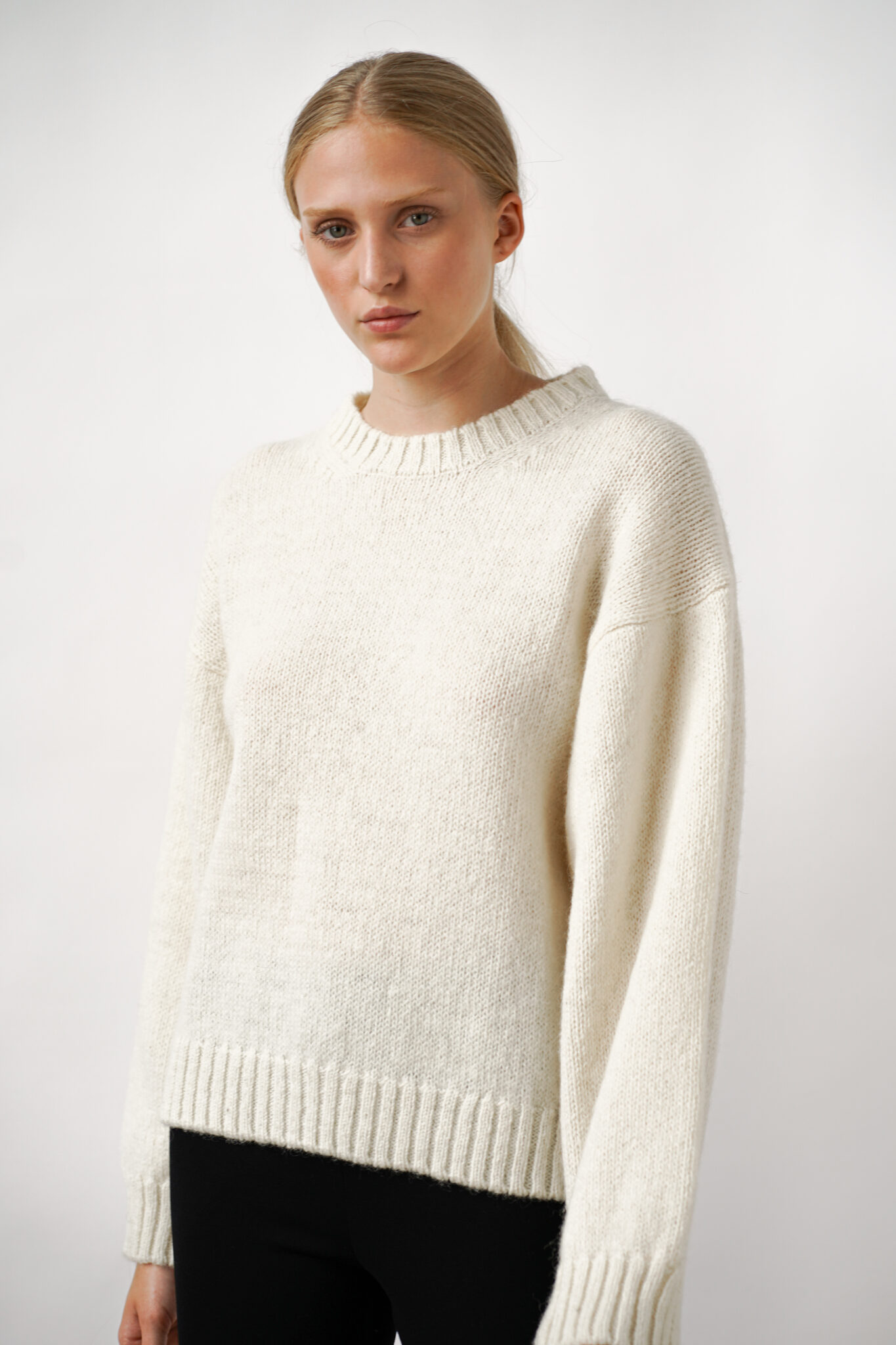 Ire Knitted Sweater - Ivory | residusofficial.com