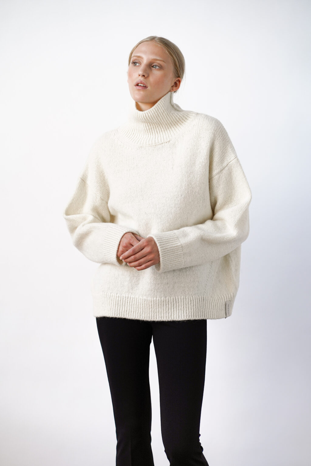 Ire Knitted Sweater - Ivory | residusofficial.com