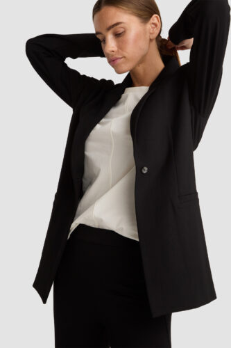 Annie Blazer in Black