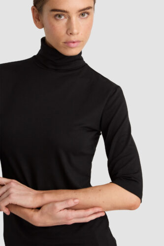 Tigi Turtle - Black in TENCEL™ Lyocell