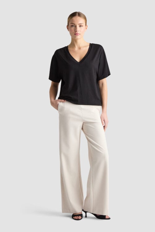 SISI_TEE_BLACK sustainable tencel