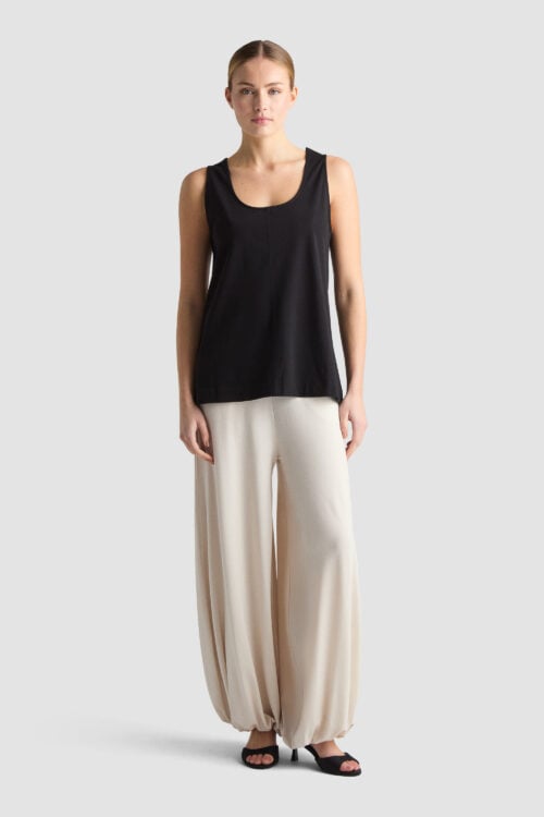 BOAR_TANK_BLACK sustainable organic cotton