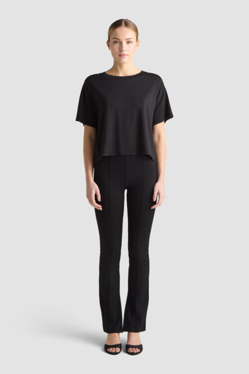 GWYNET TEE BLACK sustainable tencel lyocell