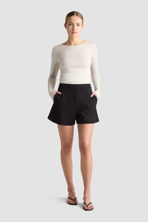LOLA_SHORTS_BLACK sustainable ecovero