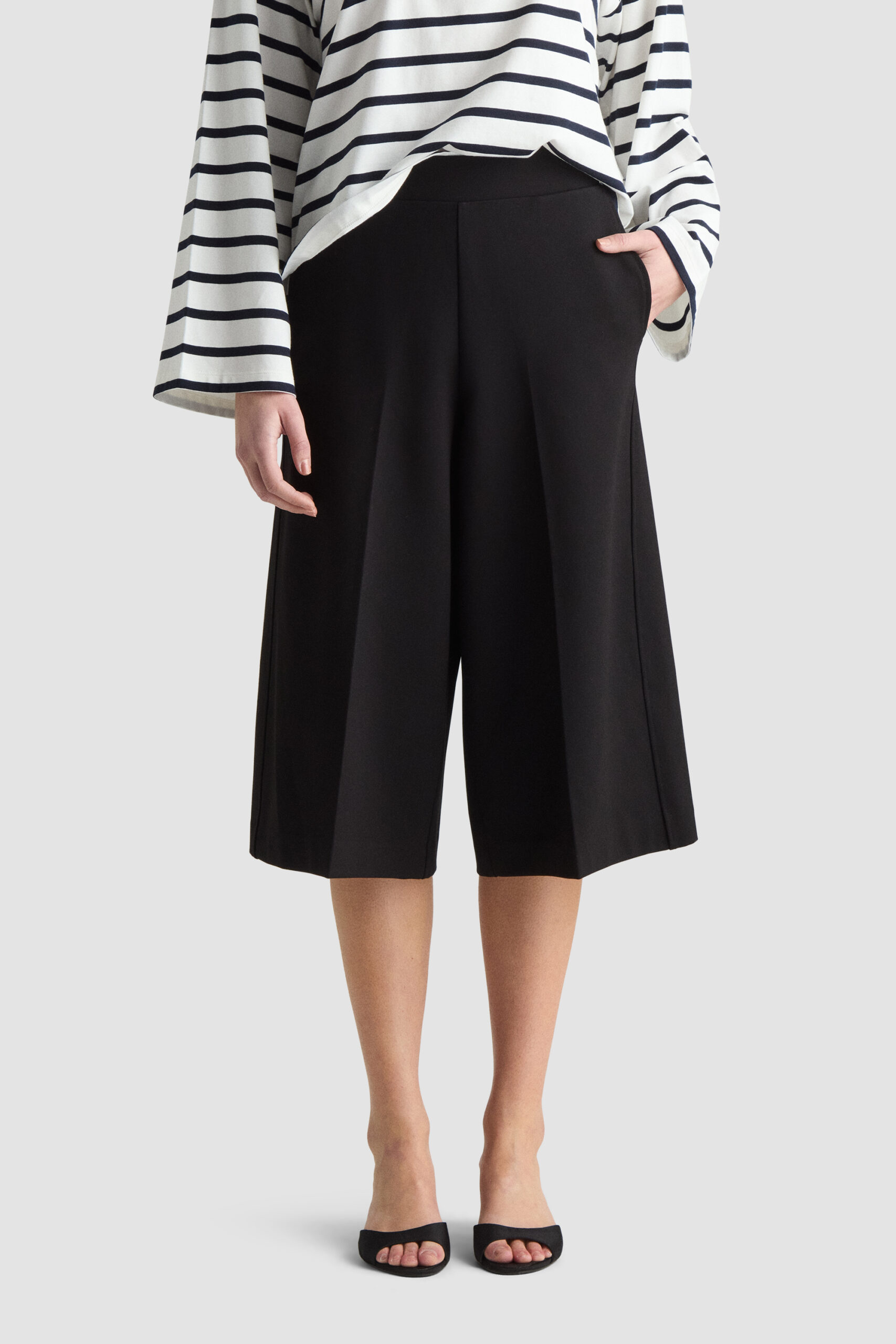 Louise Bermudas - Black - COMING SOON - Image 3