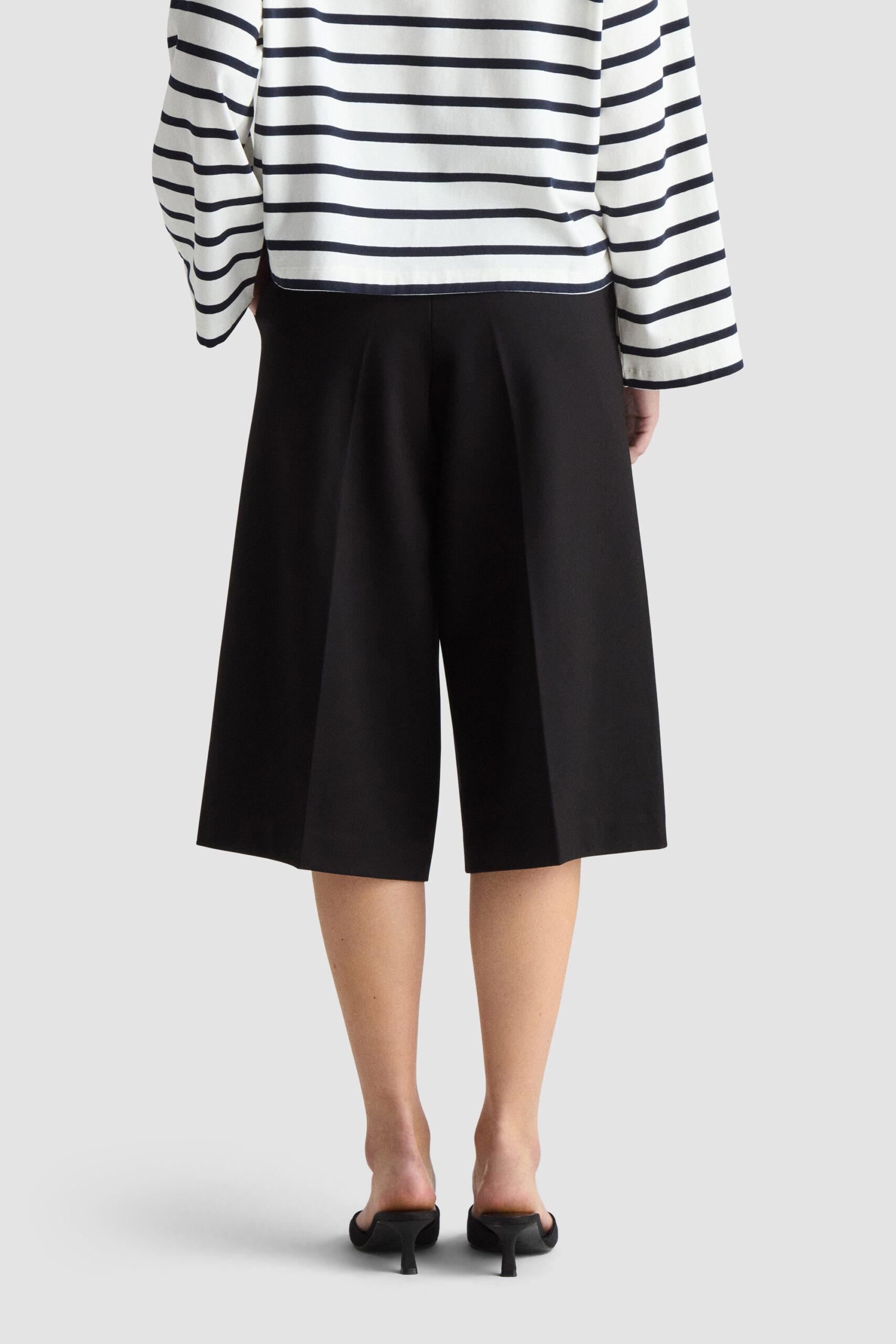 Louise Bermudas - Black - COMING SOON - Image 4