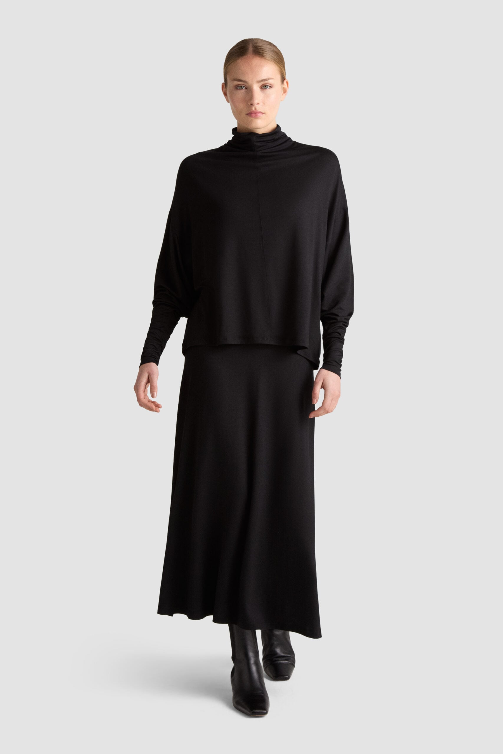 5101_GRIET_TURTLENECK_BLACK_393 tencel sustainable