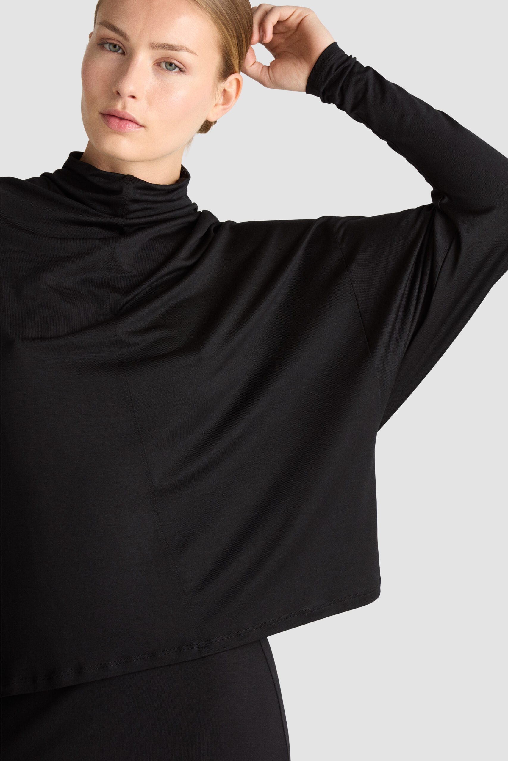 Griet Turtleneck - Black - Image 5
