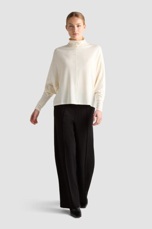 Griet_turtleneck_paper