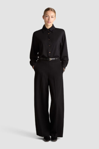 Lester Pants in Black – oversized rounded-leg pants in LENZING™ ECOVERO™ viscose