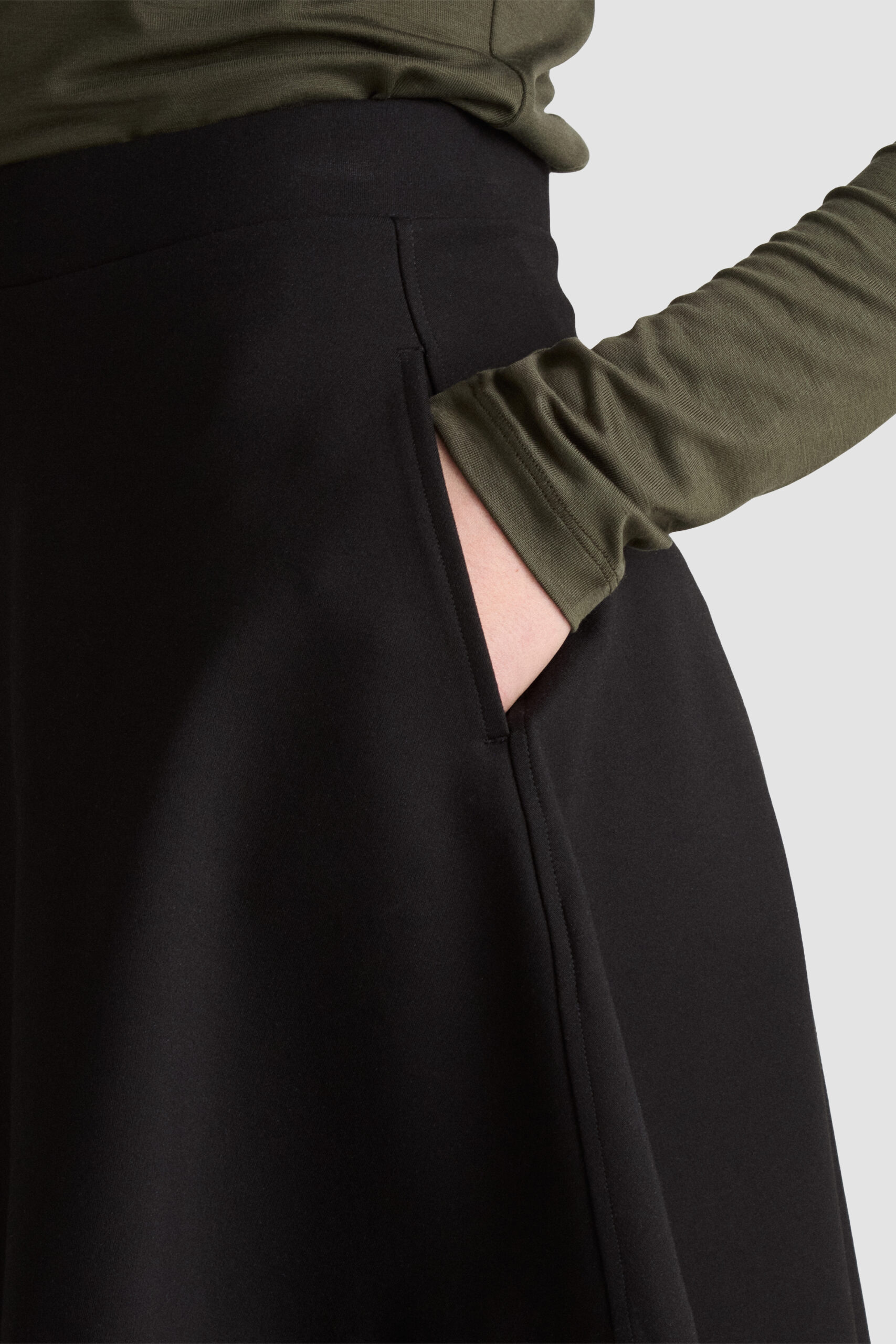 Wide silhouette of Elvie Skirt in Black