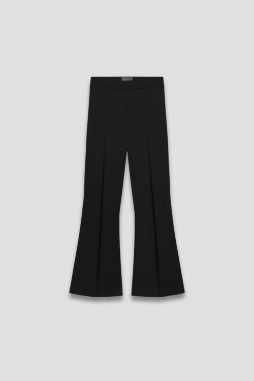 Lana Pants in Black – cropped flared pants in LENZING™ ECOVERO™ viscose